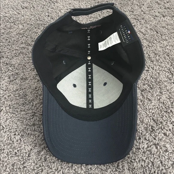 Under Armour Indians hat - Picture 4 of 4